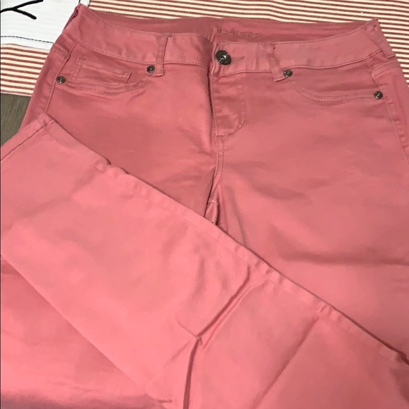 EUC maurices dusty rose jeggings - Picture 2 of 3